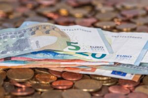 Festgeld anlegen – Laufzeit und Zinsen richtig wählen