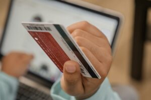 Kreditkarte wurde beim Bezahlen eingezogen