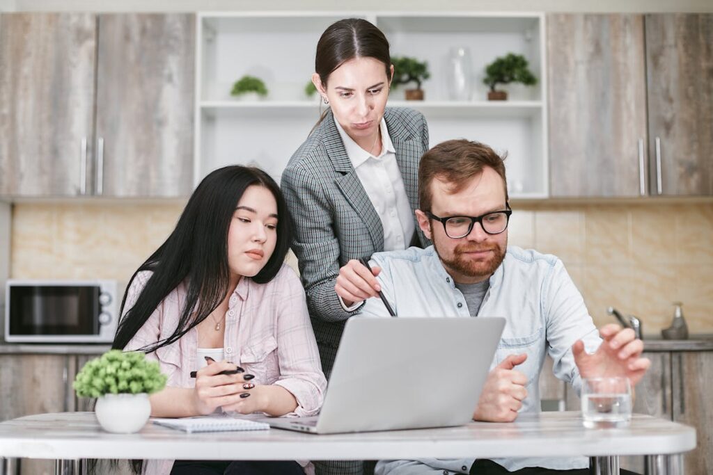 Notfallplan für Freelancer – welche Zahlungen bei Krankheit weiterlaufen
