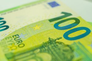 Girokonto mit Tagesgeld kombinieren: Worauf du bei Zinsen und Gebühren achten solltest
